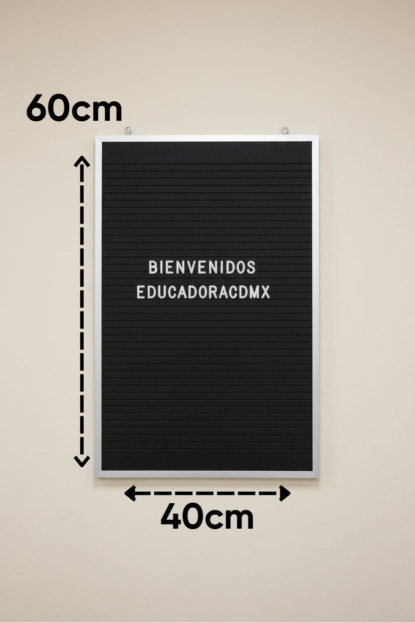 Pizarrón Negro Ranurado con letras blancas 40cmX60cm